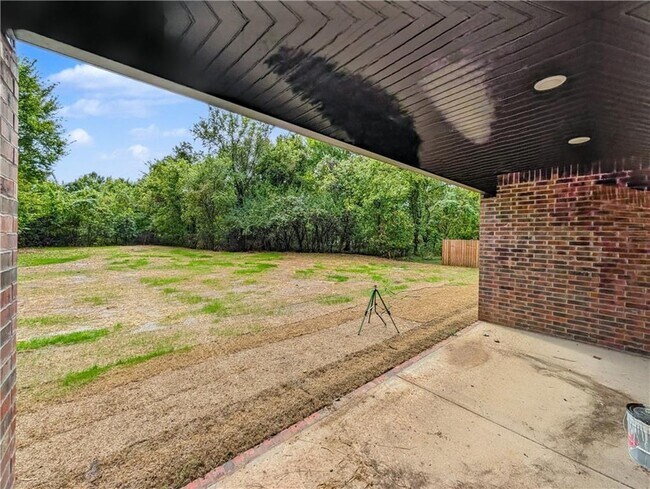 Building Photo - 10 Olmsted Cir