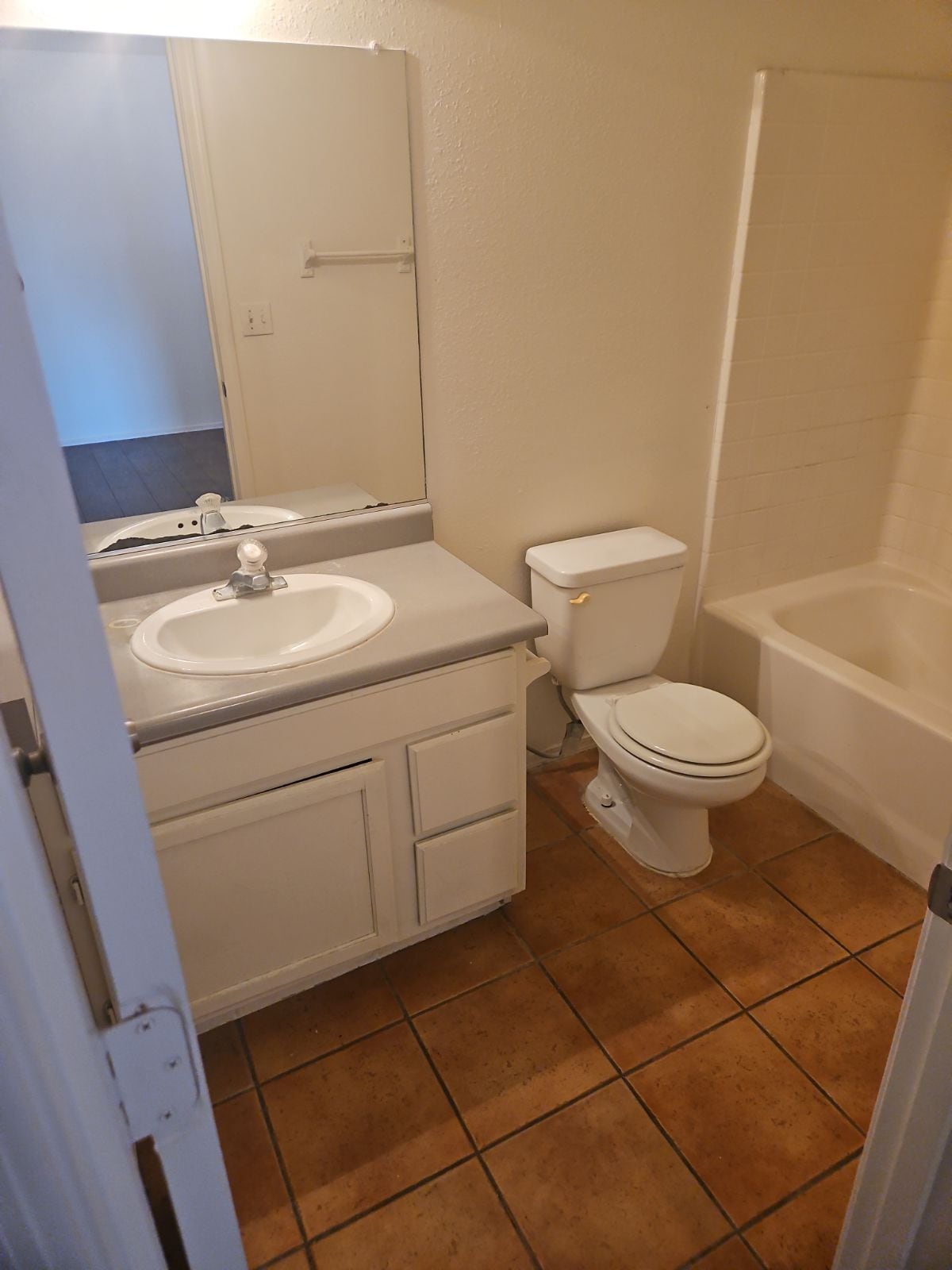 Building Photo - 3378 Iroquois Dr