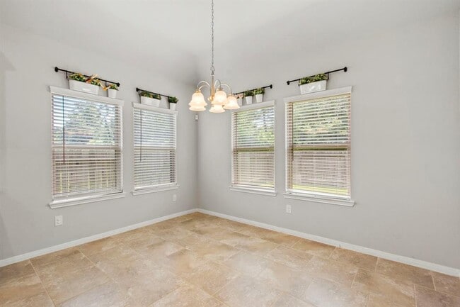 Building Photo - 30931 Roanoak Woods Dr