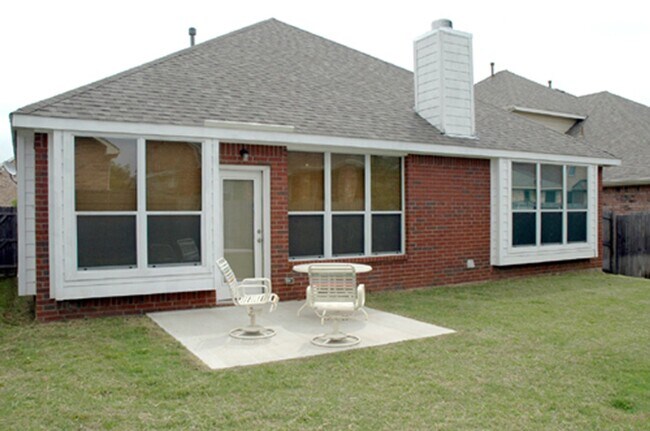 Building Photo - 8617 Corral Cir