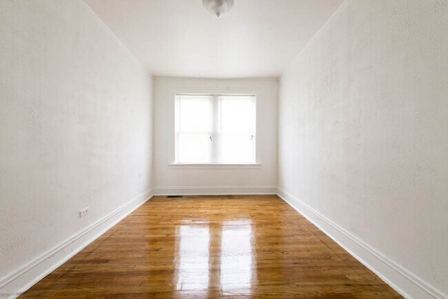 Building Photo - 7201 S Calumet Ave 345-59 E 72nd St Chicago, IL 60619