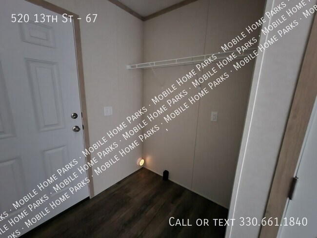 Building Photo - 520 13th St