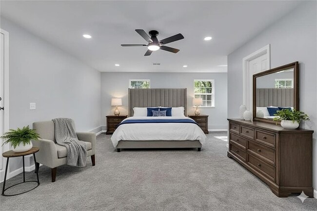 Building Photo - 544 N Elm Ave