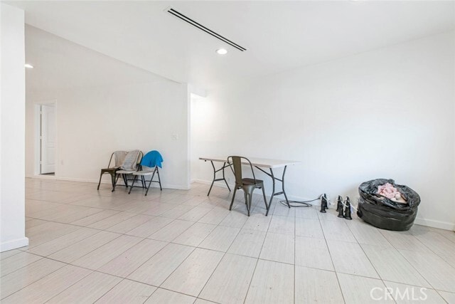 Building Photo - 10265 Strathern St
