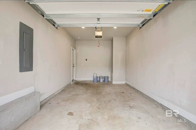 Building Photo - Pollard Unit 60