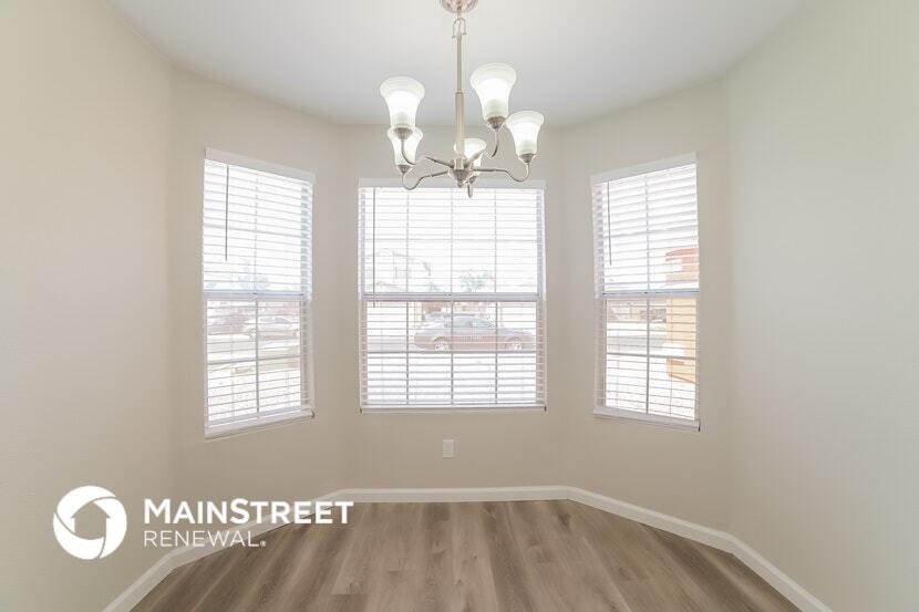 Building Photo - 9017 W Cambridge Ave