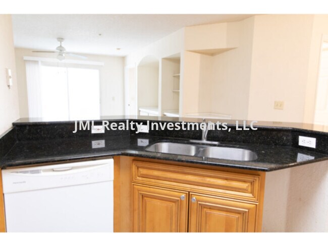 Building Photo - 2 bedroom 2nd story Condo in the Gate Bona Vista Community of Altamonte