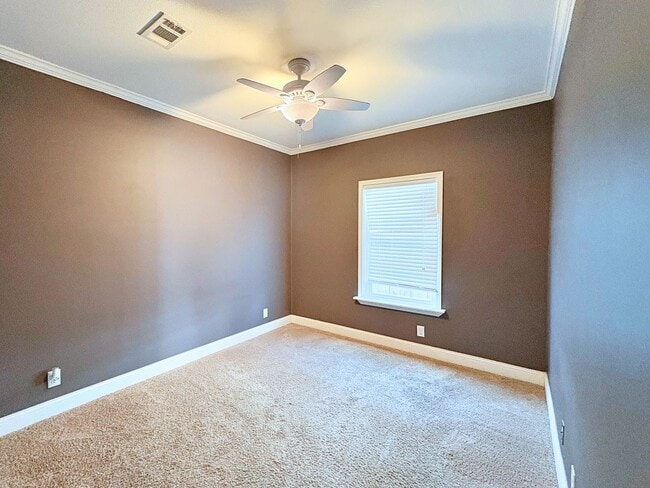 Building Photo - Beautiful 3-Bedroom Home in Seminole, FL!