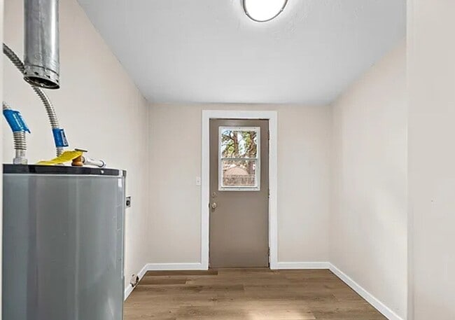 Building Photo - 2221 Curry Ln