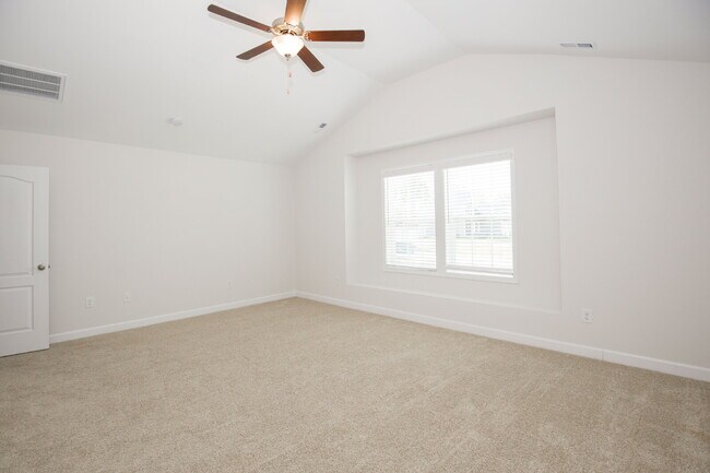 Building Photo - 1170 Camellia Dr