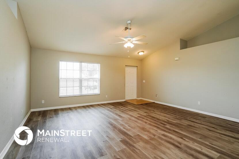 Building Photo - 2108 NE 15th Ln