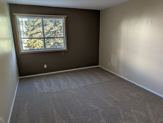 Master Bedroom - 122 Demont Avenue East