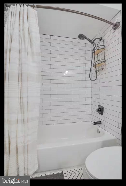 Building Photo - 1255 Raum St NE