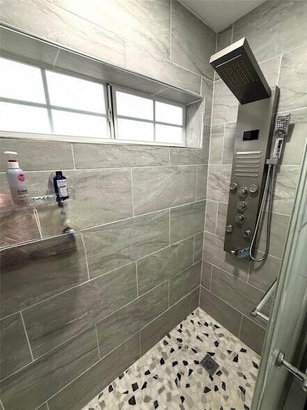 Building Photo - 2122 Winningway St