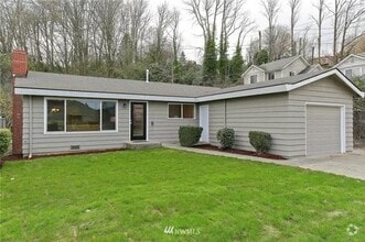 Building Photo - South Beacon Hill - Updated 3 Bedroom / 2 ...