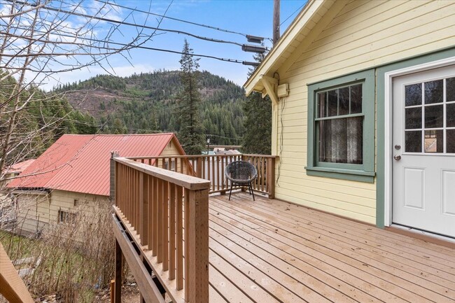 Building Photo - 1144 Canyon Ave