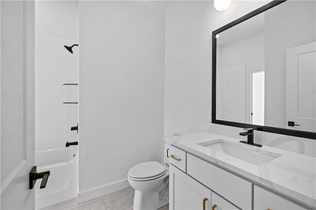 Building Photo - 1810 Peacock Rd