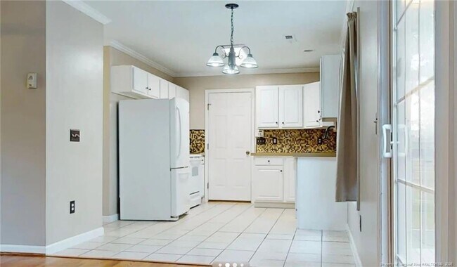 Building Photo - 10 Valley View Ct