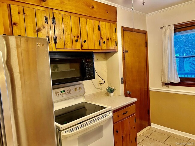 Building Photo - 102 Overocker Rd