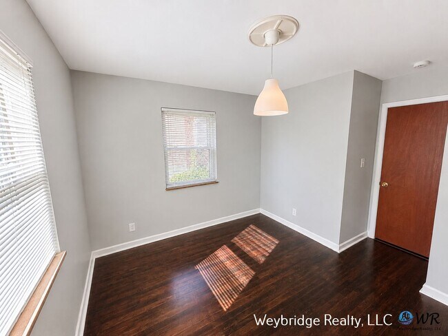 Building Photo - 3518 Hazelwood Ave