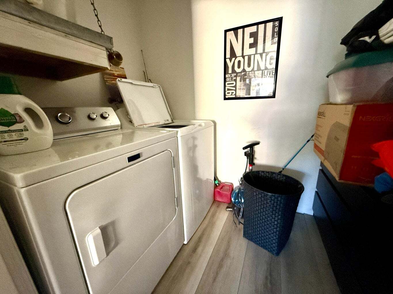 Building Photo - 450 NE 42nd St