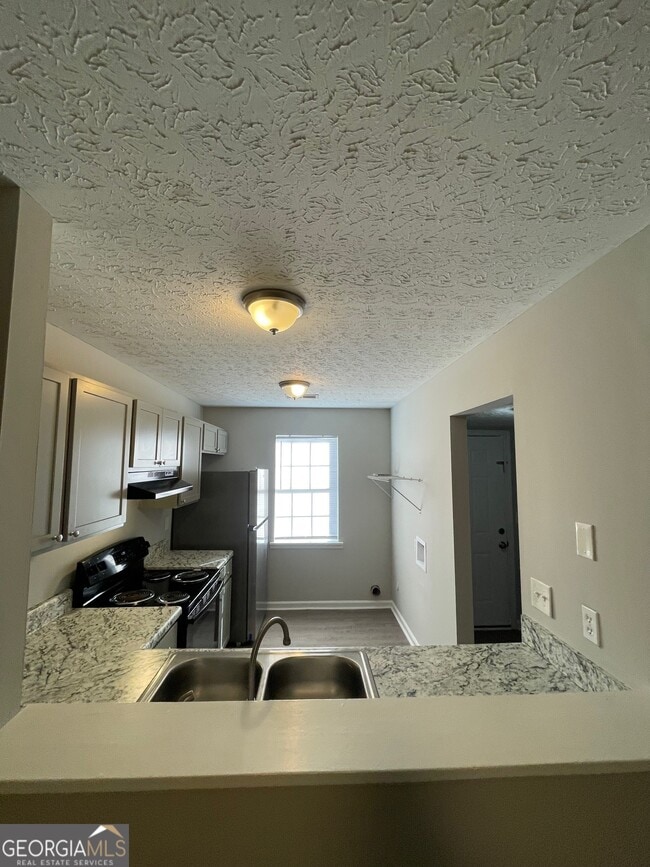 Building Photo - 763 South St