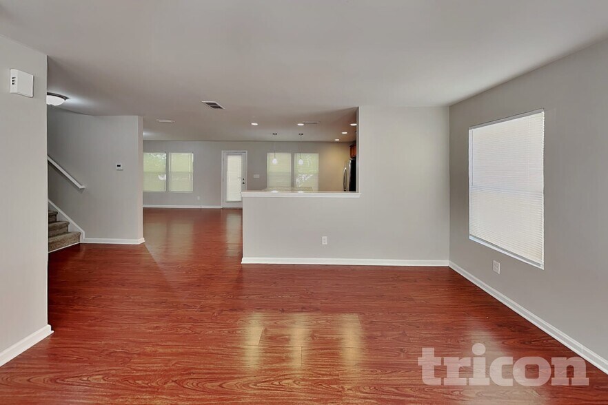 Building Photo - 5633 Idlewild Rd N