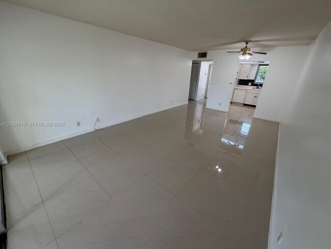 Building Photo - 200 Waterway Dr S