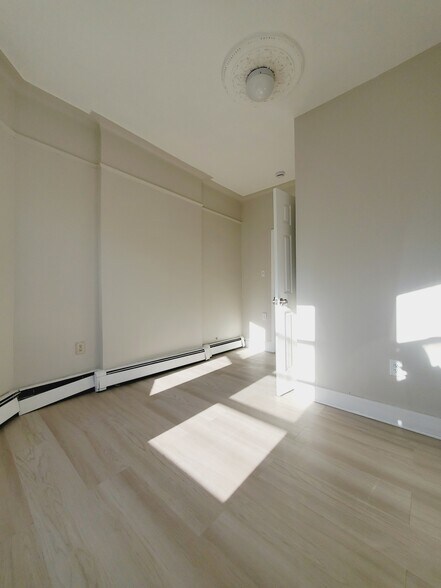 86 Bostwick Ave 3L - 95 Bostwick Ave