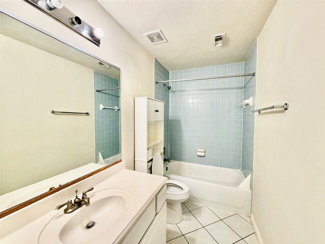 Building Photo - 21306 Walden Grove Ln