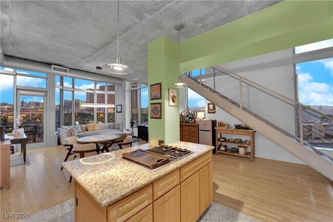 Building Photo - 360 E Desert Inn Rd