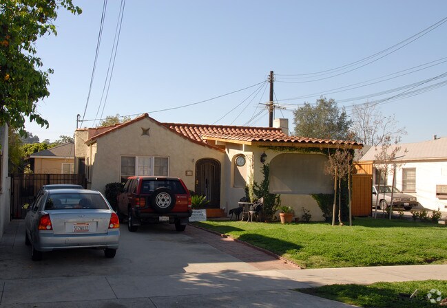 Primary Photo - 608 E Windsor Rd