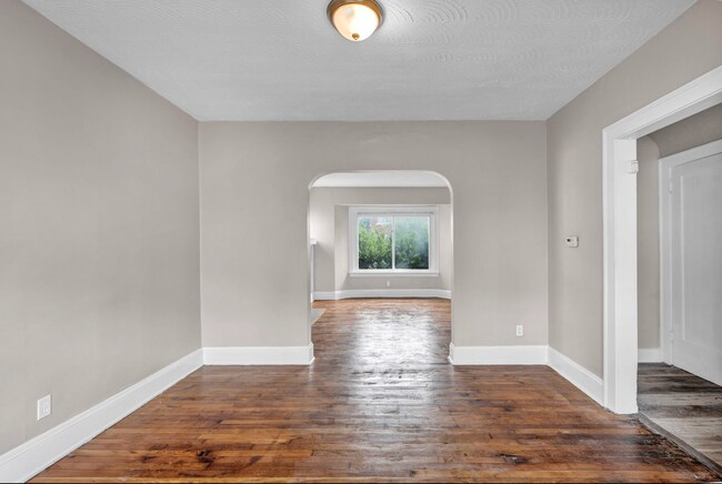 Building Photo - 12721 Barrington Ave