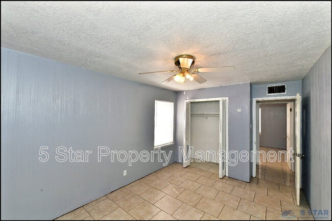 Building Photo - 5613 Creston Ave