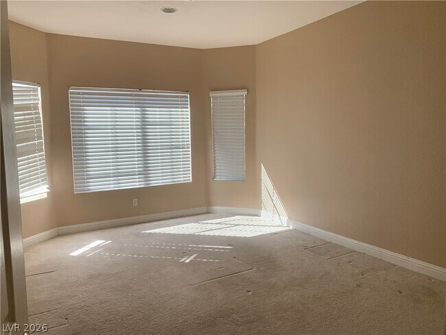 Building Photo - 10660 Lago Cantini St