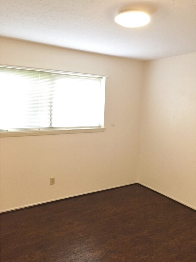Building Photo - 22815 Merrymount Dr