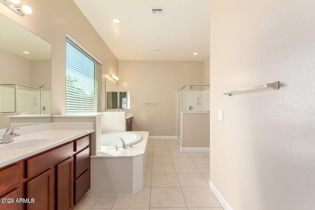 Building Photo - 13695 N 148th Dr