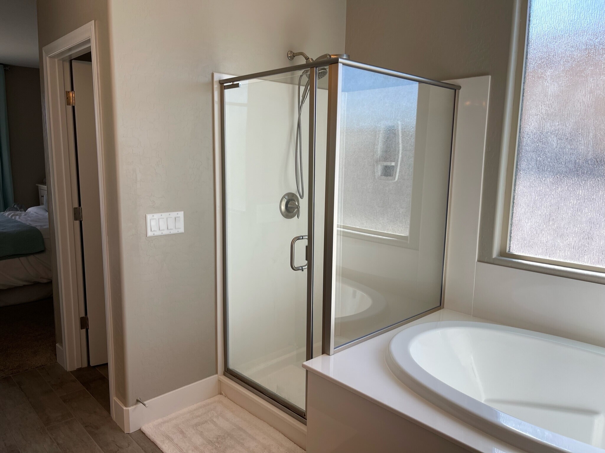 primary bath - 10647 Marble Arch St