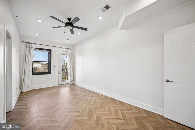 Building Photo - 2012 D St NE