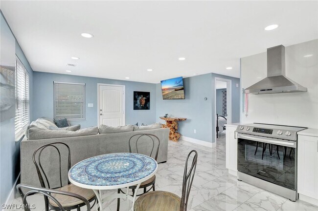 Building Photo - 1009 Ridge St