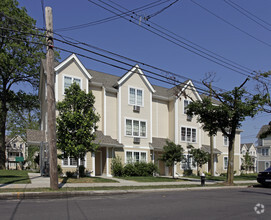 Building Photo - Markham Gardens