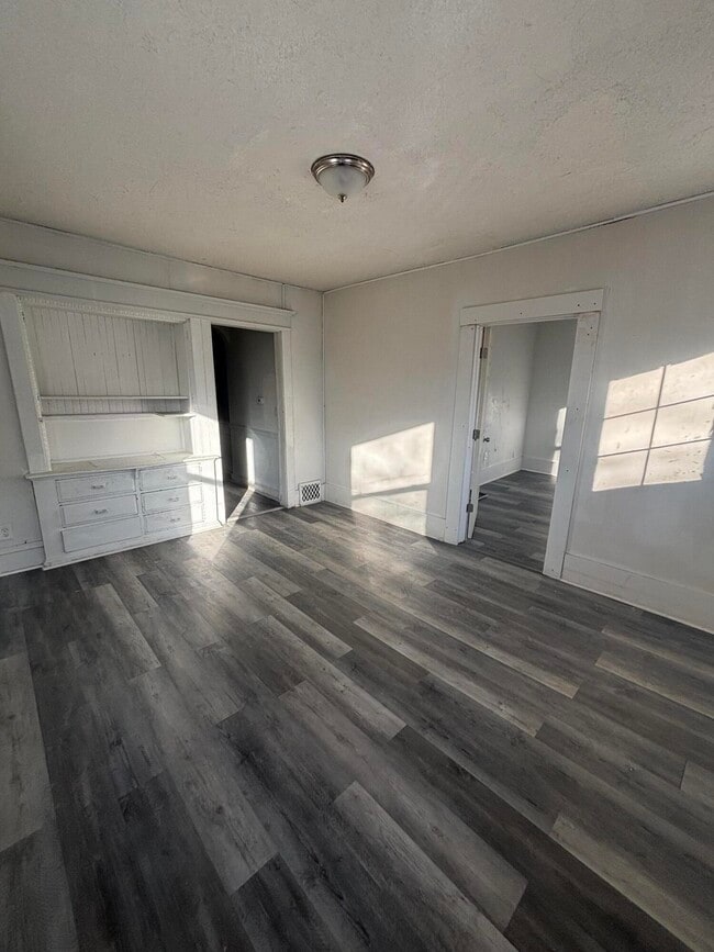 Building Photo - 2605 N 16th St