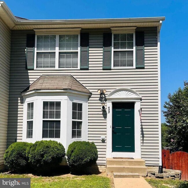 Building Photo - 400 Munsons Hill Ct