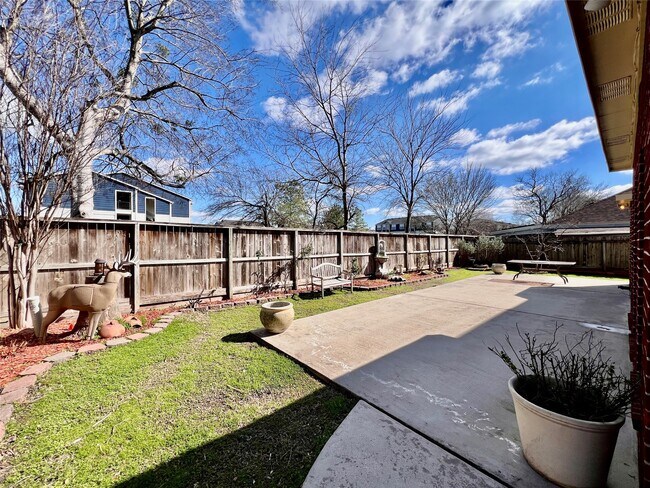 Building Photo - 3311 Whitebud Dr