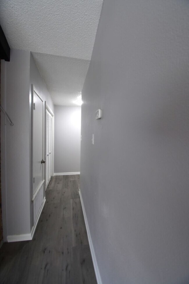 Building Photo - Whitehouse ISD - 3 Bedroom, 2 Bath Duplex, Lawn Care Provided!