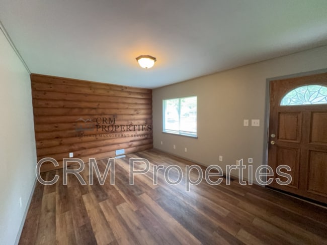Building Photo - 212 Southlea Dr