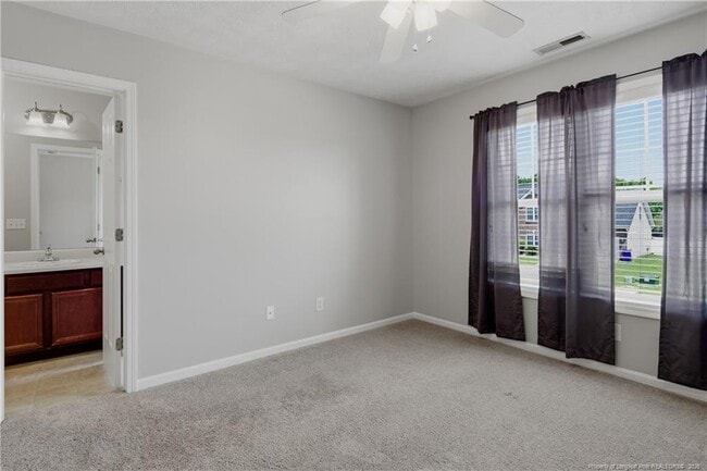 Building Photo - 142 Collinwood Dr