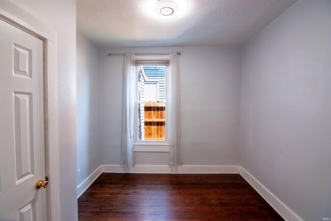 Building Photo - 612 Lavina St