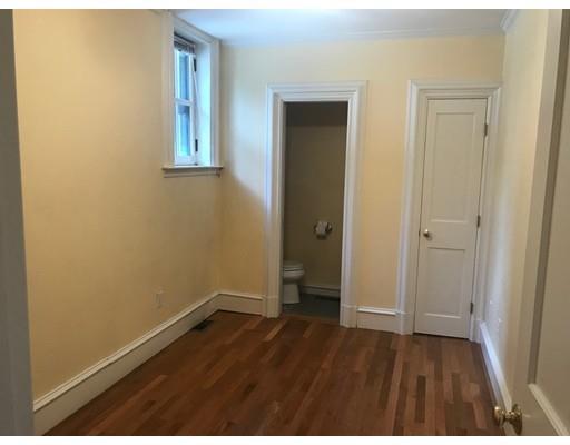 Building Photo - 148 Beacon St