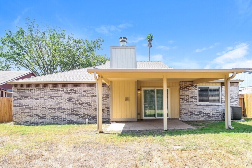Building Photo - 6210 Roseridge Ln
